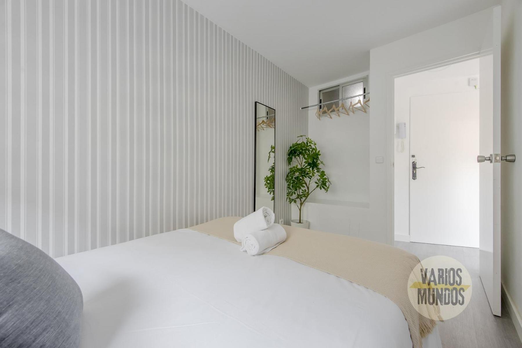 Atico Calle Silva Para 3Pax Con Terraza Esquina Con Gran Via E2 Мадрид Екстериор снимка