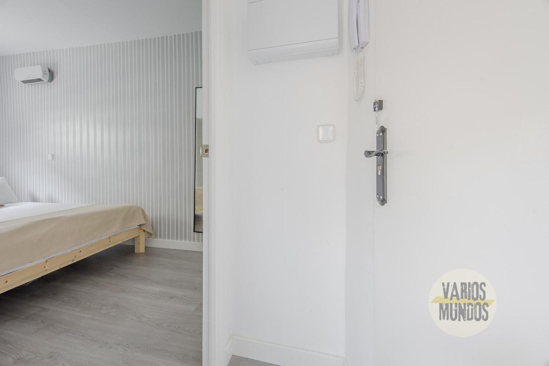Atico Calle Silva Para 3Pax Con Terraza Esquina Con Gran Via E2 Мадрид Екстериор снимка